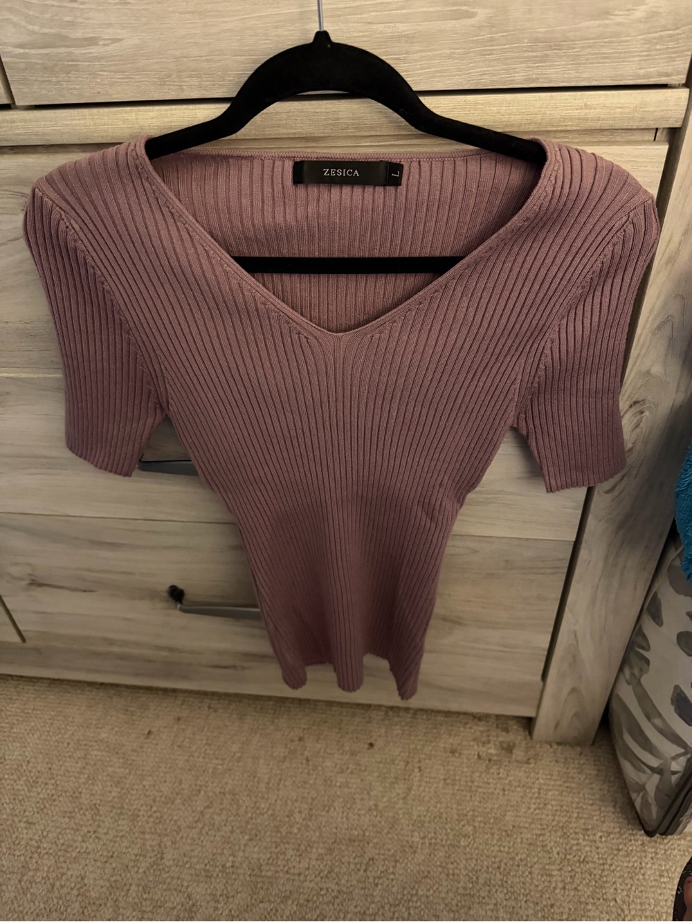 Zesica Dusty Mauve Ribbed V-Neck Short Sleeve Sweater